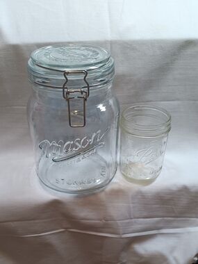Large Mason Glass Storage Jar with Clamp Lid 2.5 L- 84.5 Oz